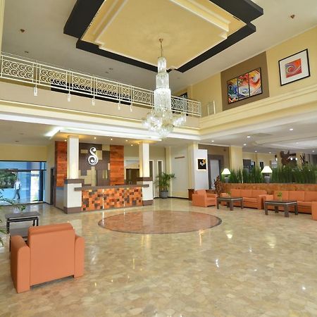 Hotel Sofia Juanda Surabaya Сидоарджо Экстерьер фото