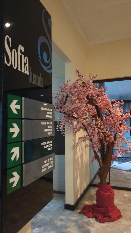 Hotel Sofia Juanda Surabaya Сидоарджо Экстерьер фото
