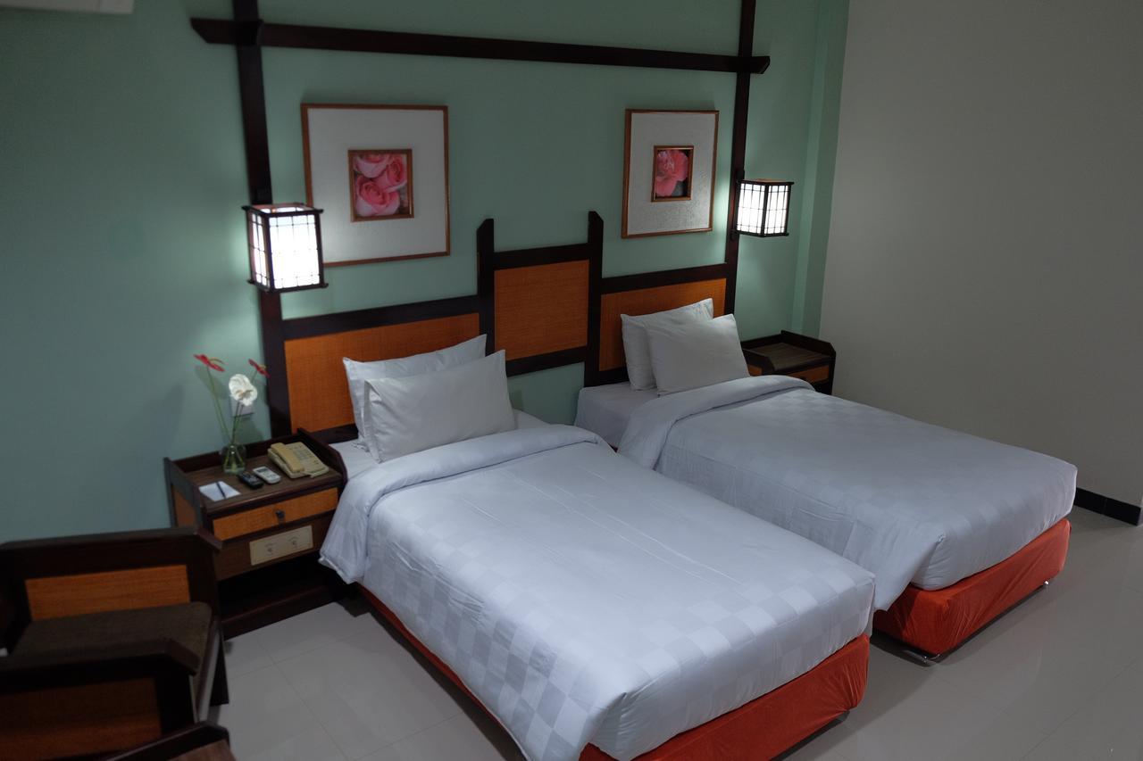 Hotel Sofia Juanda Surabaya Сидоарджо Экстерьер фото