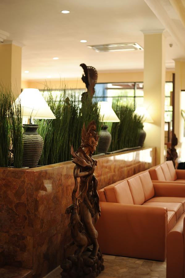 Hotel Sofia Juanda Surabaya Сидоарджо Экстерьер фото