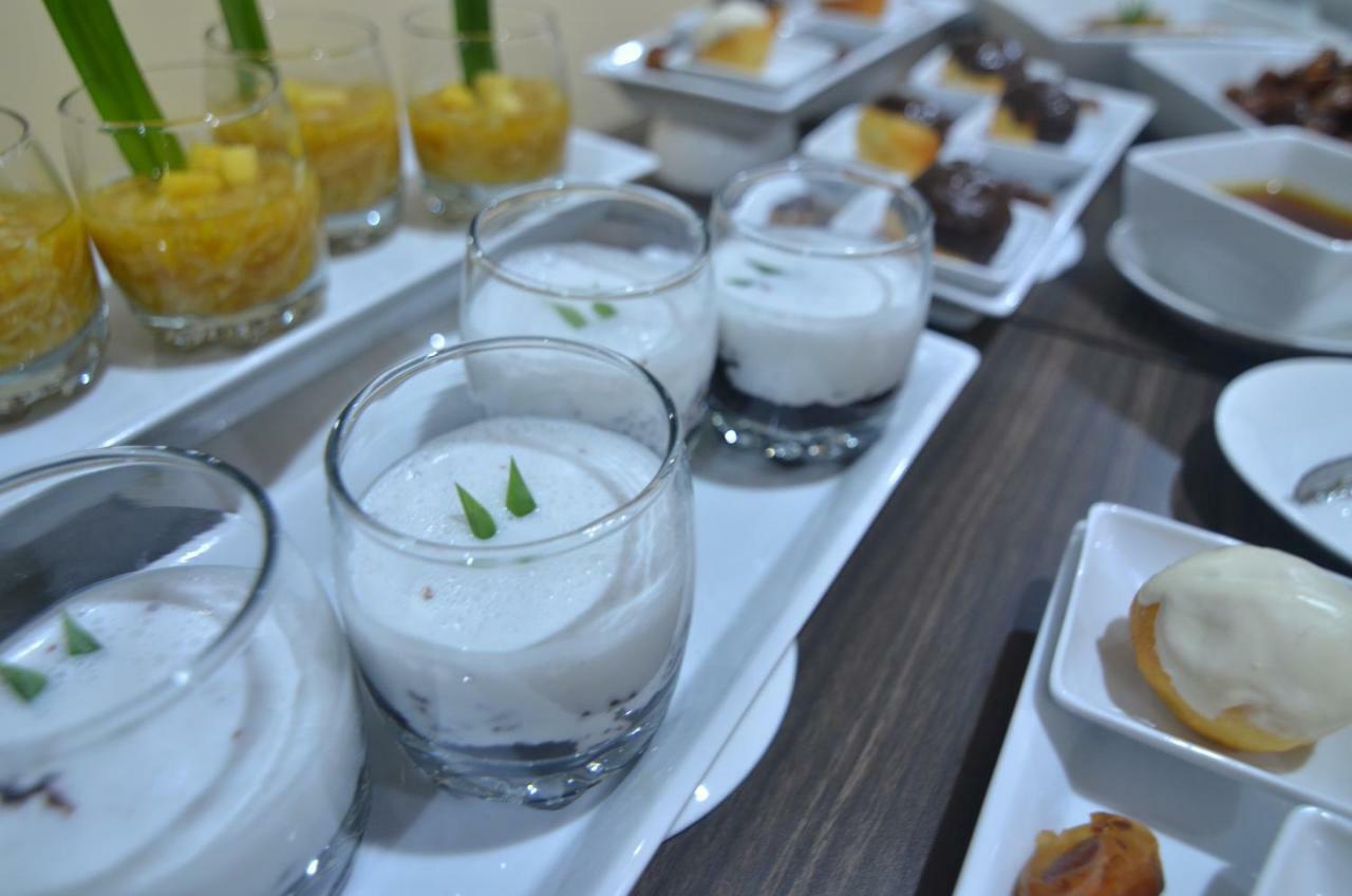 Hotel Sofia Juanda Surabaya Сидоарджо Экстерьер фото